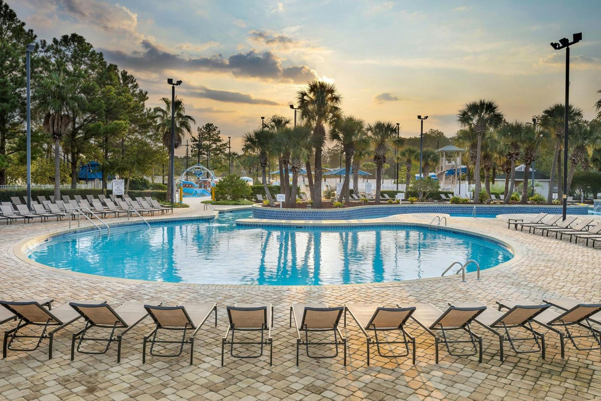 מירטל ביץ' Sheraton Broadway Resort Villas מראה חיצוני תמונה
